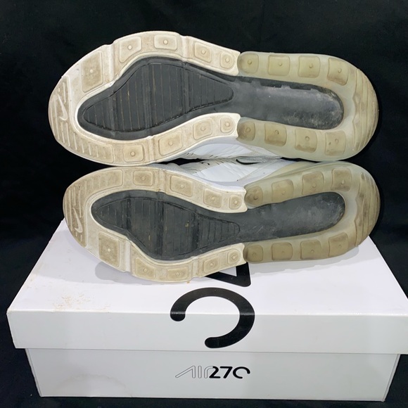 Nike Air Max 270 - Picture 4 of 7
